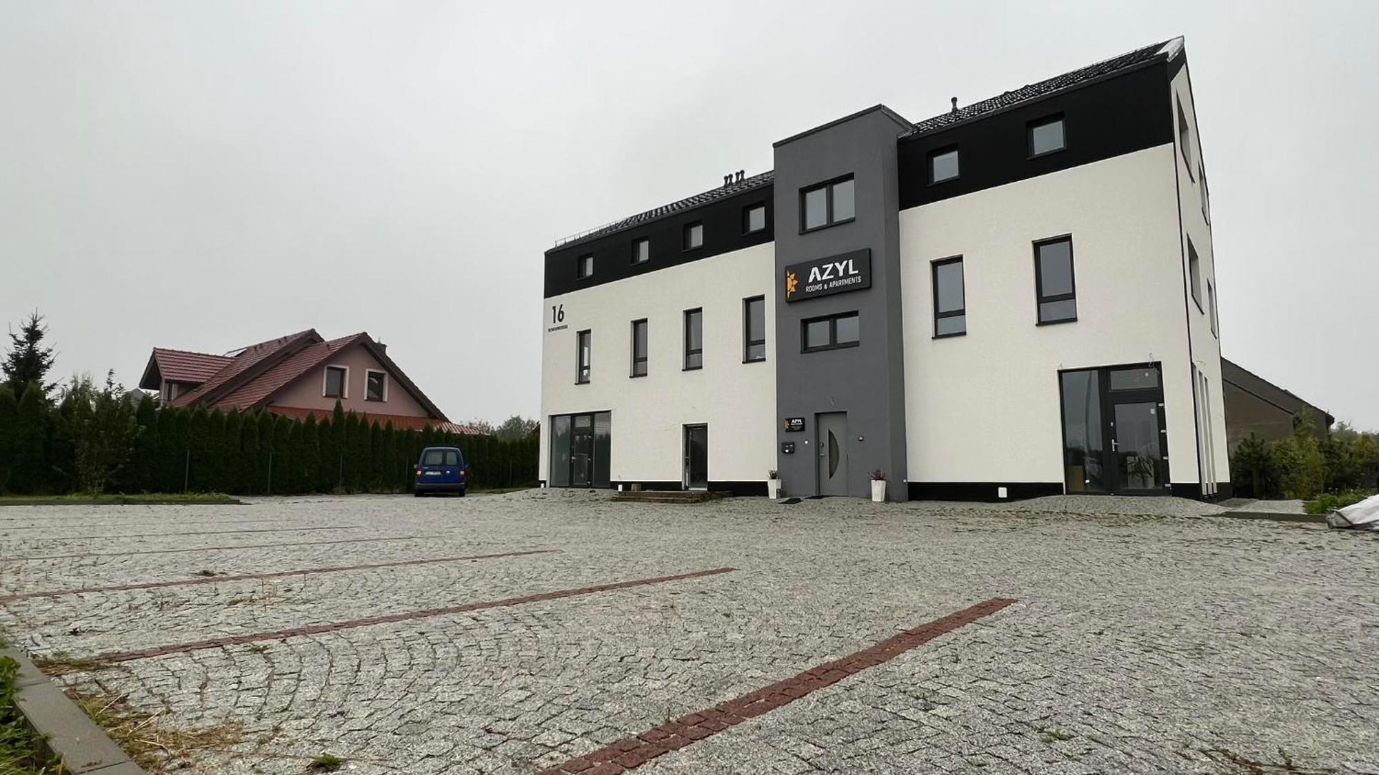Azyl Hotel Legnica Buitenkant foto