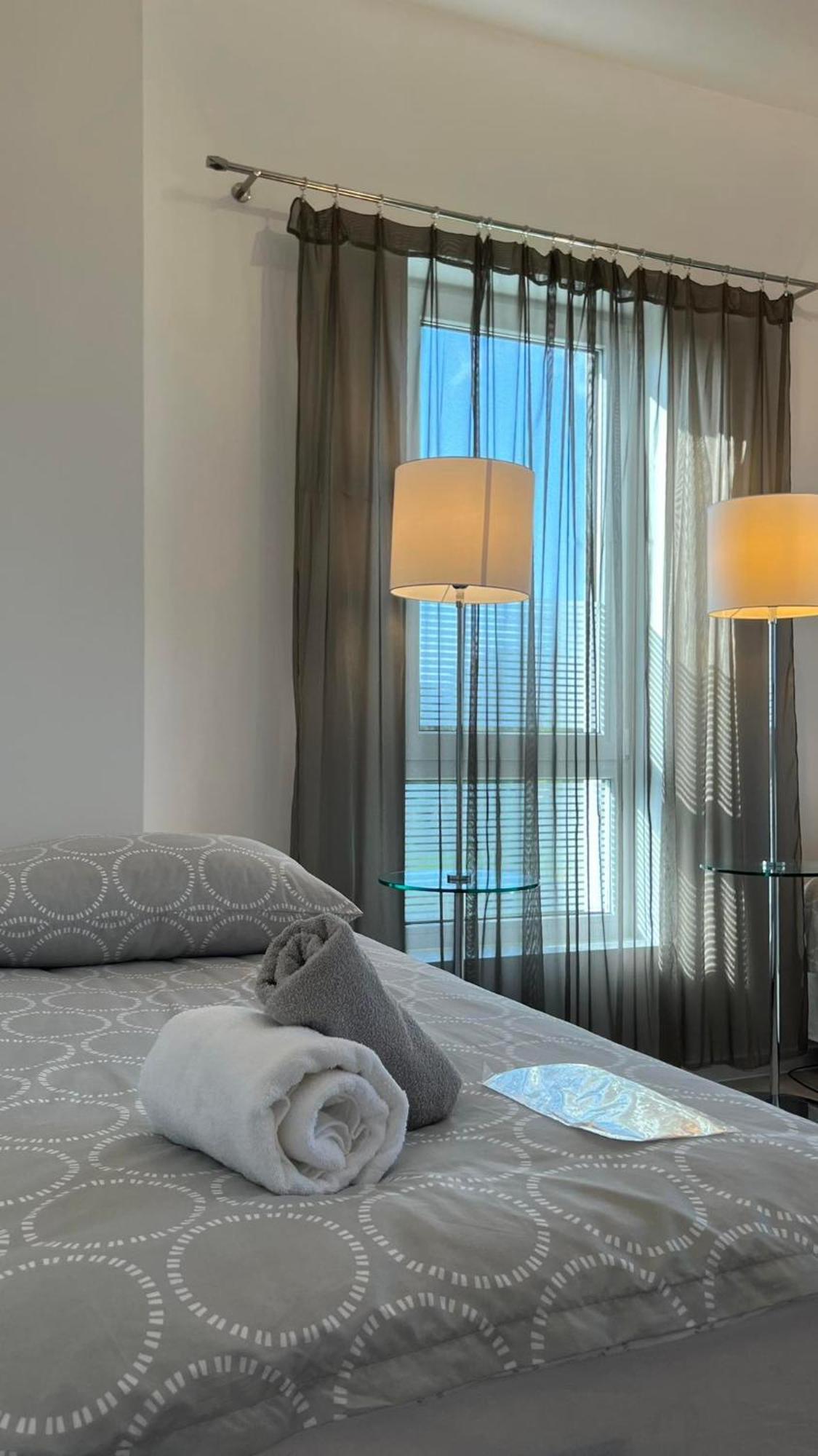 Azyl Hotel Legnica Buitenkant foto