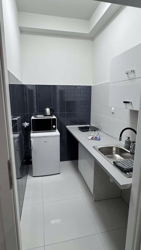 Azyl Hotel Legnica Buitenkant foto